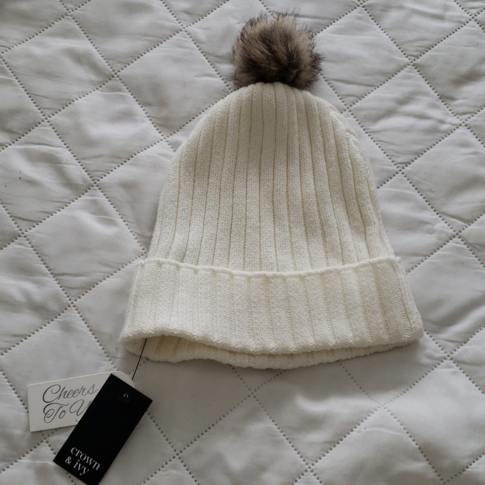 crown & ivy Solid Knit Cap